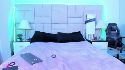 Snapshot of isis_loveyes_ chatting on 20, 11, 2025 Pauli online show from 20, 11, 2025