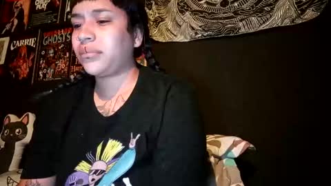 Isis online show from 8, 11, 2025