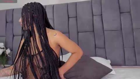 Isis Larah online show from 23, 10, 2025