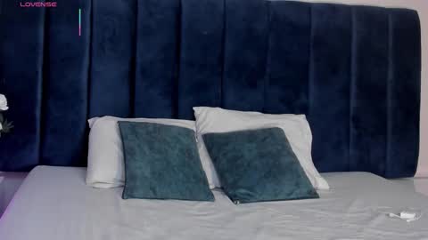 Isis Larah online show from 17, 1, 2026