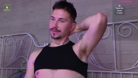 Snapshot of iskellaevans chatting on 15, 11, 2025 Iskella online show from 15, 11, 2025