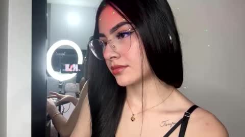 Snapshot of islacole chatting on 24, 10, 2025 Cute Isla  online show from 24, 10, 2025