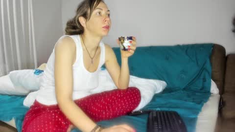 Snapshot of issabelle_69 chatting on 13, 2, 2025 Issabelle online show from 13, 2, 2025