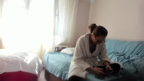 Snapshot of issabelle_69 chatting on 6, 3, 2025 Issabelle online show from 6, 3, 2025