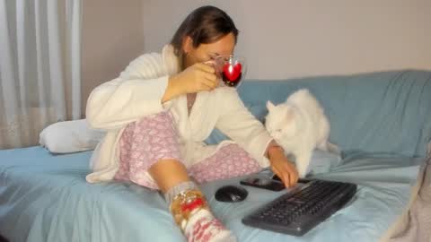 Snapshot of issabelle_69 chatting on 1, 10, 2025 Issabelle online show from 1, 10, 2025