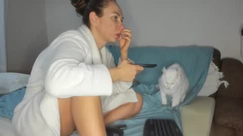 Snapshot of issabelle_69 chatting on 19, 11, 2025 Issabelle online show from 19, 11, 2025