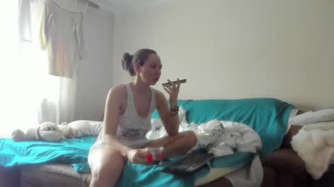 Issabelle online show from 24, 3, 2026