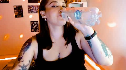 Yiz online show from 4, 12, 2024