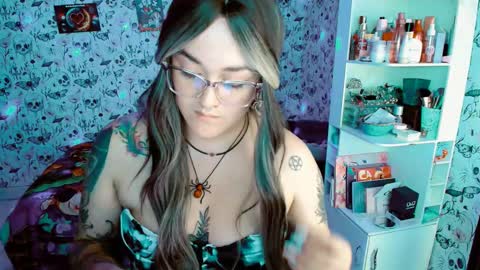 Yiz online show from 25, 11, 2025