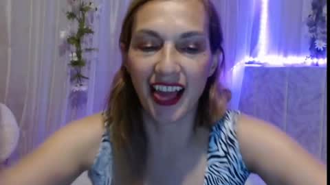 Itala Gomez online show from 19, 2, 2025