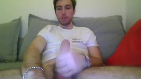 italian_boy_22 online show from 17, 2, 2025