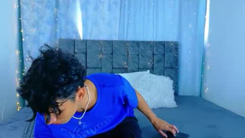 Snapshot of ithan_kingtwin chatting on 17, 5, 2026 ithan_kingtwin online show from 17, 5, 2026