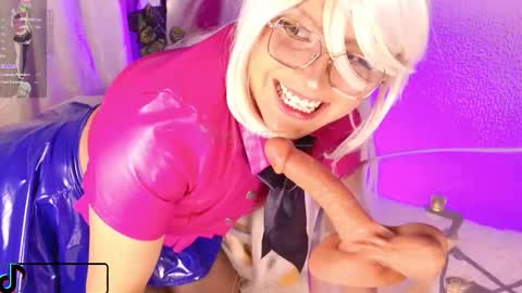 Fansly and Instagram Its vero   online show from 7, 11, 2025