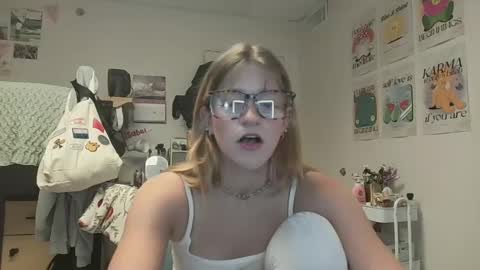 Alex Love online show from 5, 2, 2025