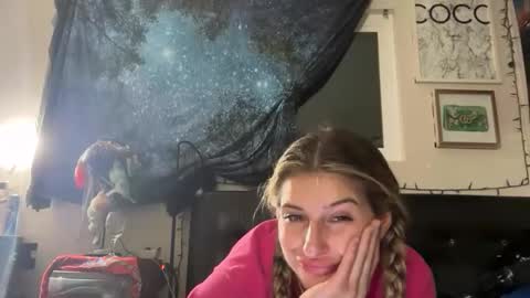 Snapshot of itsamberreid chatting on 2, 12, 2025 itsamberreid online show from 2, 12, 2025