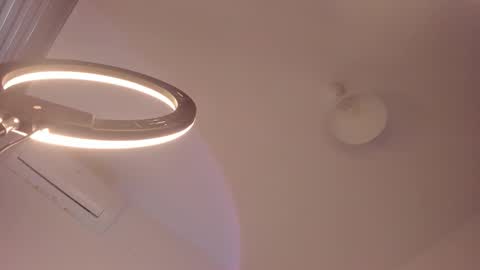 Isabella online show from 3, 12, 2025