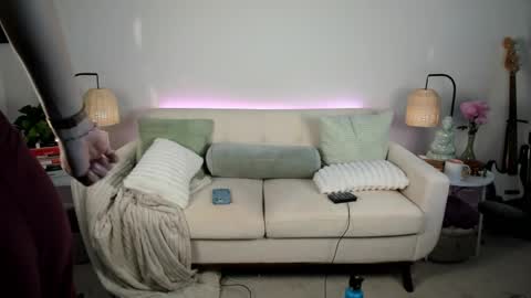 Snapshot of itschloelaurent chatting on 3, 6, 2026 itschloelaurent online show from 3, 6, 2026