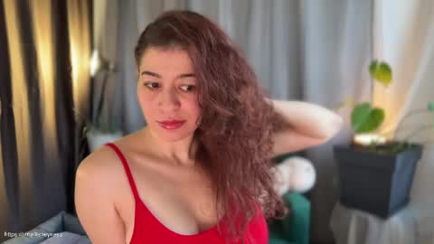 Snapshot of itsheyness chatting on 8, 4, 2026 itsheyness online show from 8, 4, 2026