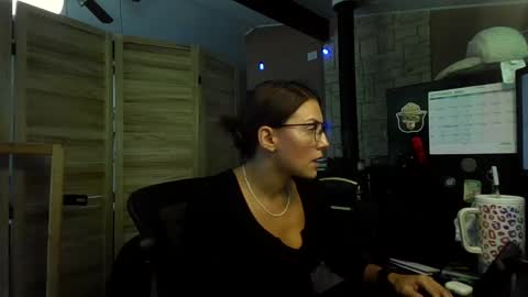Snapshot of itsmesophie_x chatting on 10, 9, 2025 ItsMeSophie X online show from 10, 9, 2025
