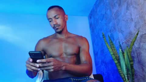 Snapshot of itsmikenoir chatting on 29, 10, 2025 Limited offer 50    online show from 29, 10, 2025