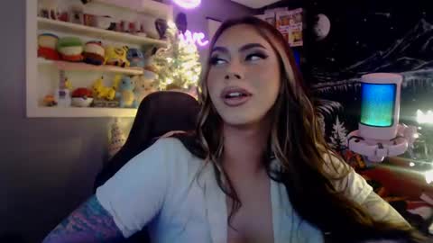 Nicki Foxx online show from 4, 12, 2024