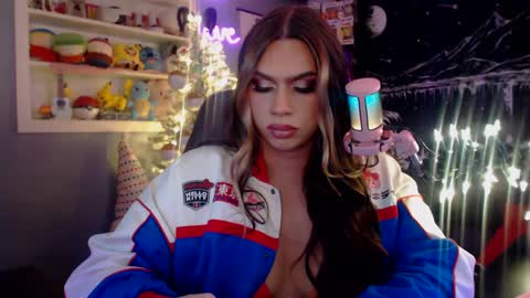 Nicki Foxx online show from 10, 12, 2024