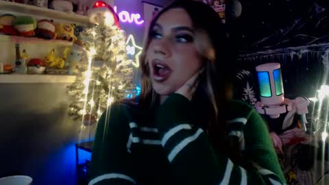 Nicki Foxx online show from 25, 12, 2024