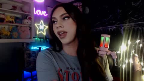 Nicki Foxx online show from 5, 1, 2025