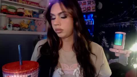 Nicki Foxx online show from 7, 1, 2025