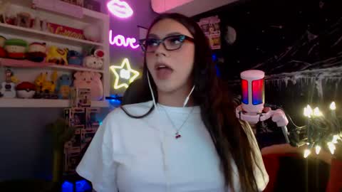 Nicki Foxx online show from 21, 1, 2025