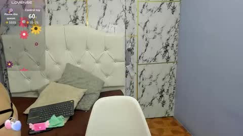 Itsuki N online show from 15, 9, 2025