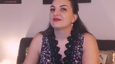 Melissa Khaan online show from 9, 1, 2025