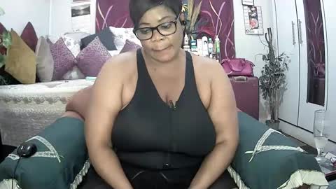 itumeleng74 online show from 25, 2, 2025