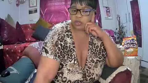 itumeleng74 online show from 12, 10, 2025