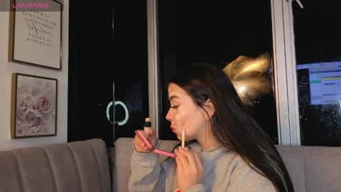 Ivanna West online show from 8, 4, 2026