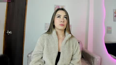 Snapshot of ivanna_west chatting on 1, 5, 2026 Ivanna West online show from 1, 5, 2026