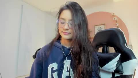 Snapshot of ivette_swan chatting on 29, 4, 2026 I V E T T E online show from 29, 4, 2026