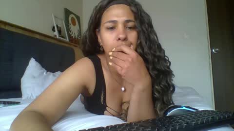 Snapshot of ivonne_collins33 chatting on 14, 9, 2025 ivonne_collins33 online show from 14, 9, 2025