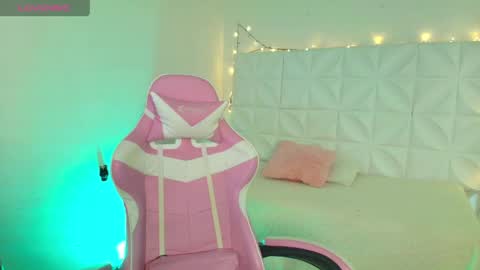 Snapshot of ivonnygoldie chatting on 9, 4, 2026 Ivonny online show from 9, 4, 2026