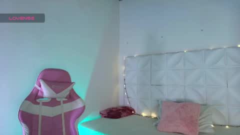 Snapshot of ivonnygoldie chatting on 27, 4, 2026 Ivonny online show from 27, 4, 2026
