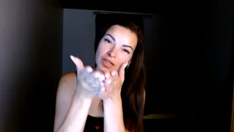 Snapshot of ivorymuse chatting on 4, 7, 2026 Lana online show from 4, 7, 2026
