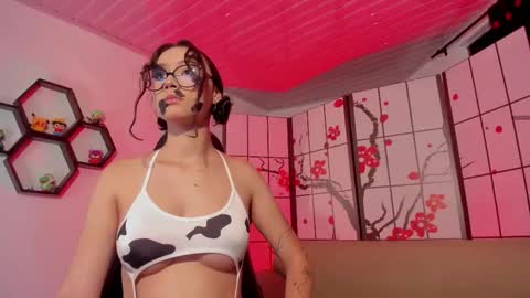 Snapshot of ivy_leister chatting on 28, 10, 2025 Ivy online show from 28, 10, 2025