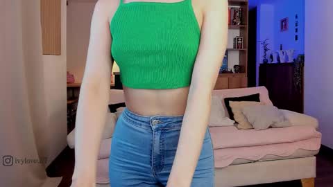 Snapshot of ivy_love33 chatting on 23, 9, 2025 Ivy online show from 23, 9, 2025