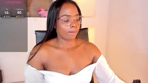 Snapshot of ivybliss8 chatting on 12, 1, 2025 i v y b l i s s online show from 12, 1, 2025