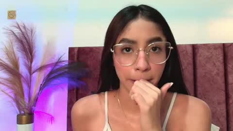 IvyJhonss online show from 17, 9, 2025