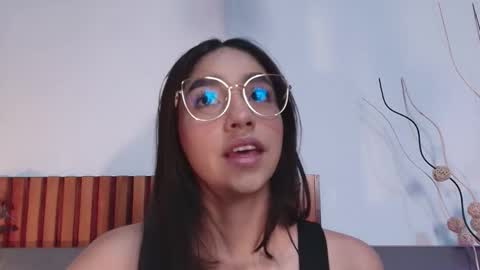 IvyJhonss online show from 19, 9, 2025