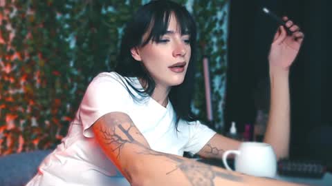 Miss Ivy online show from 6, 12, 2024