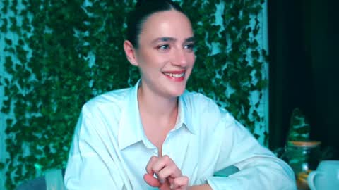 Miss Ivy online show from 8, 12, 2024