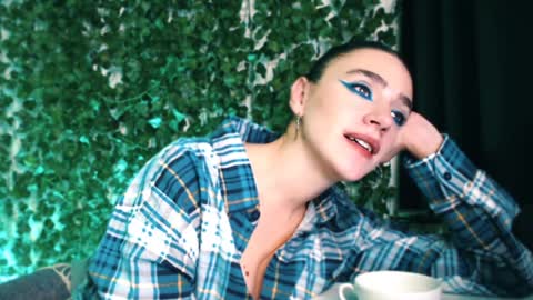 Miss Ivy online show from 23, 12, 2024