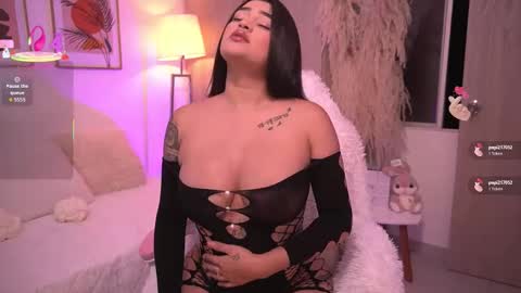 Annie online show from 25, 10, 2025